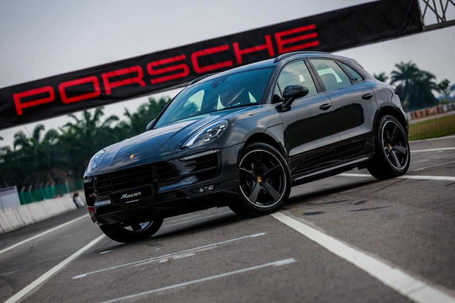  Porsche Macan SportDesign Package (95B) 2016 года  (MY) (фото 1 из 40)